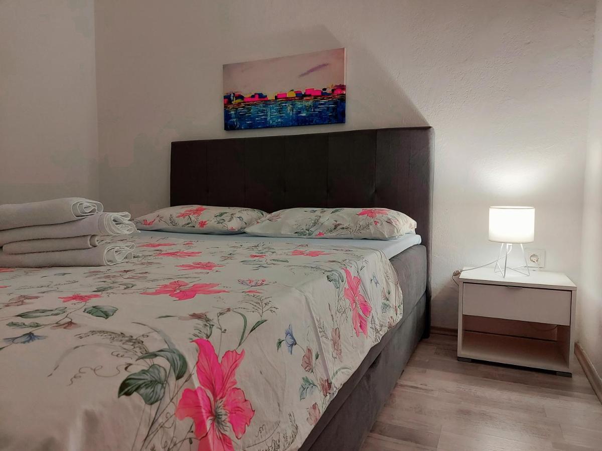 Apartment Ante&Dijana Starigrad Paklenica Buitenkant foto